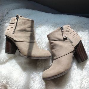 Heeled boots